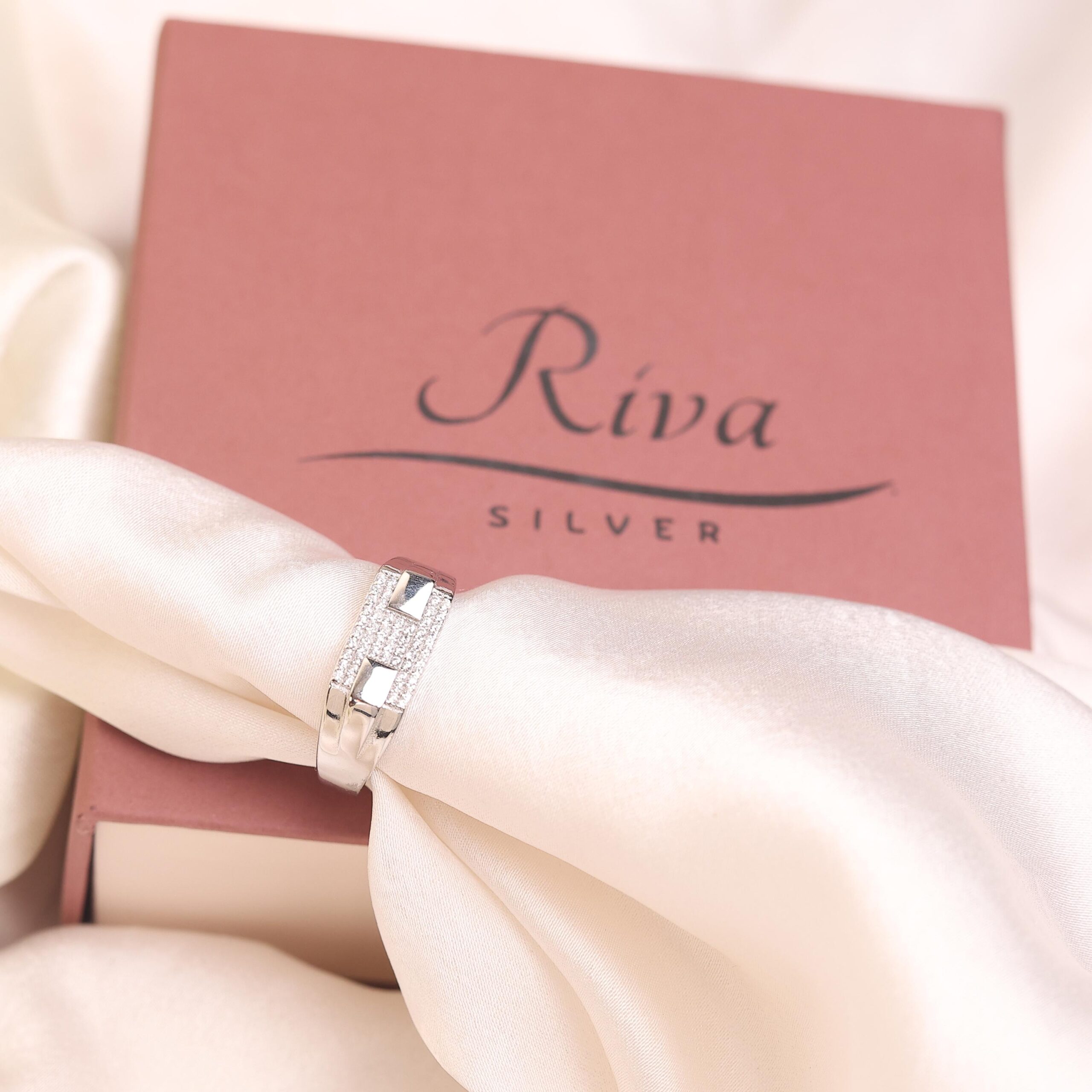 Men’s Luxe Grid Ring - Image 4