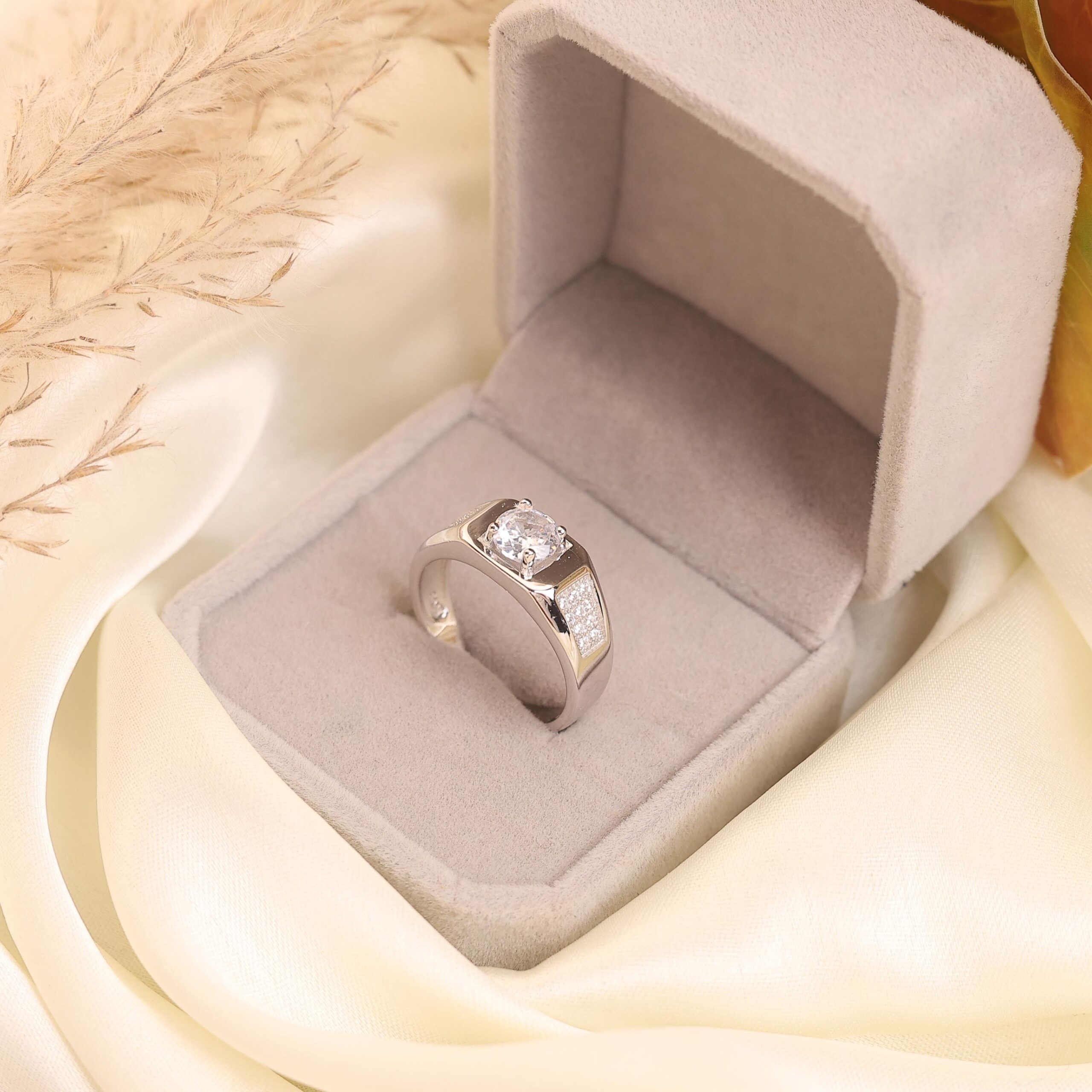 Luxury Sterling Ring - Image 3