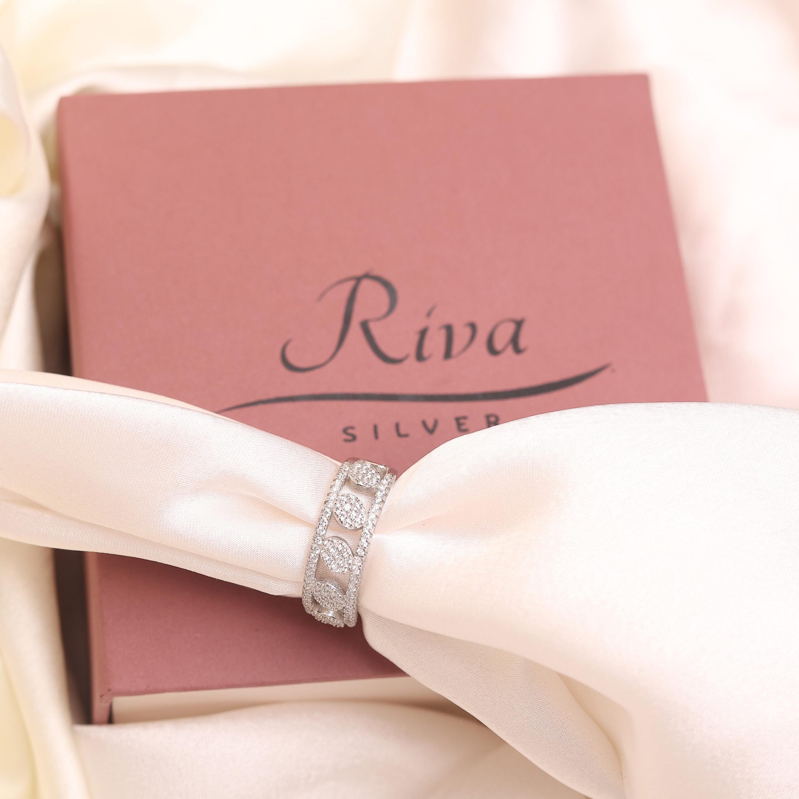 Diamond Circle Band Unisex Ring - Image 3