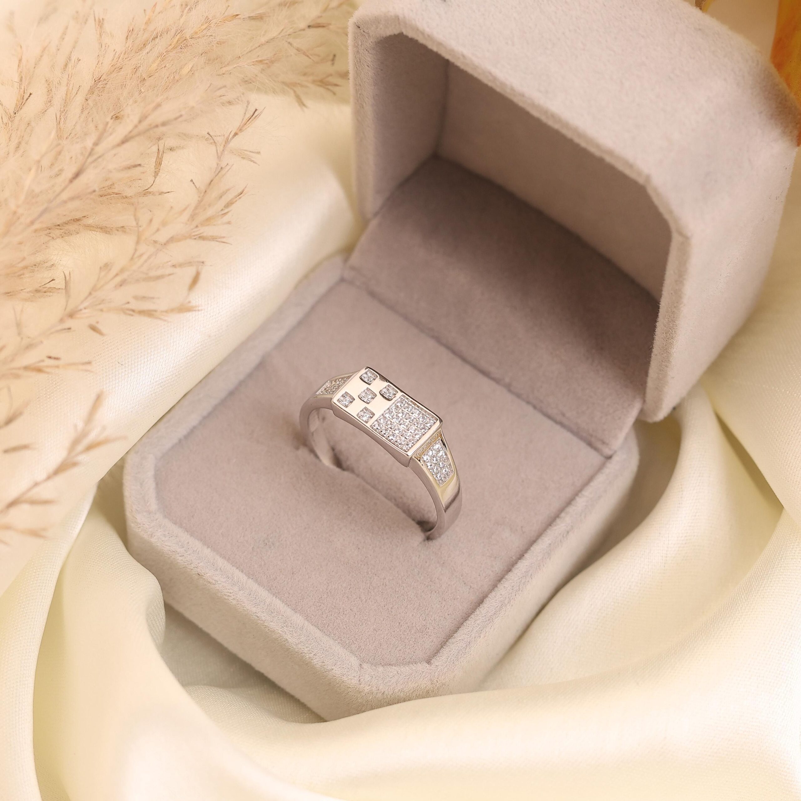 Silver Sparkle Men’s Ring - Image 3