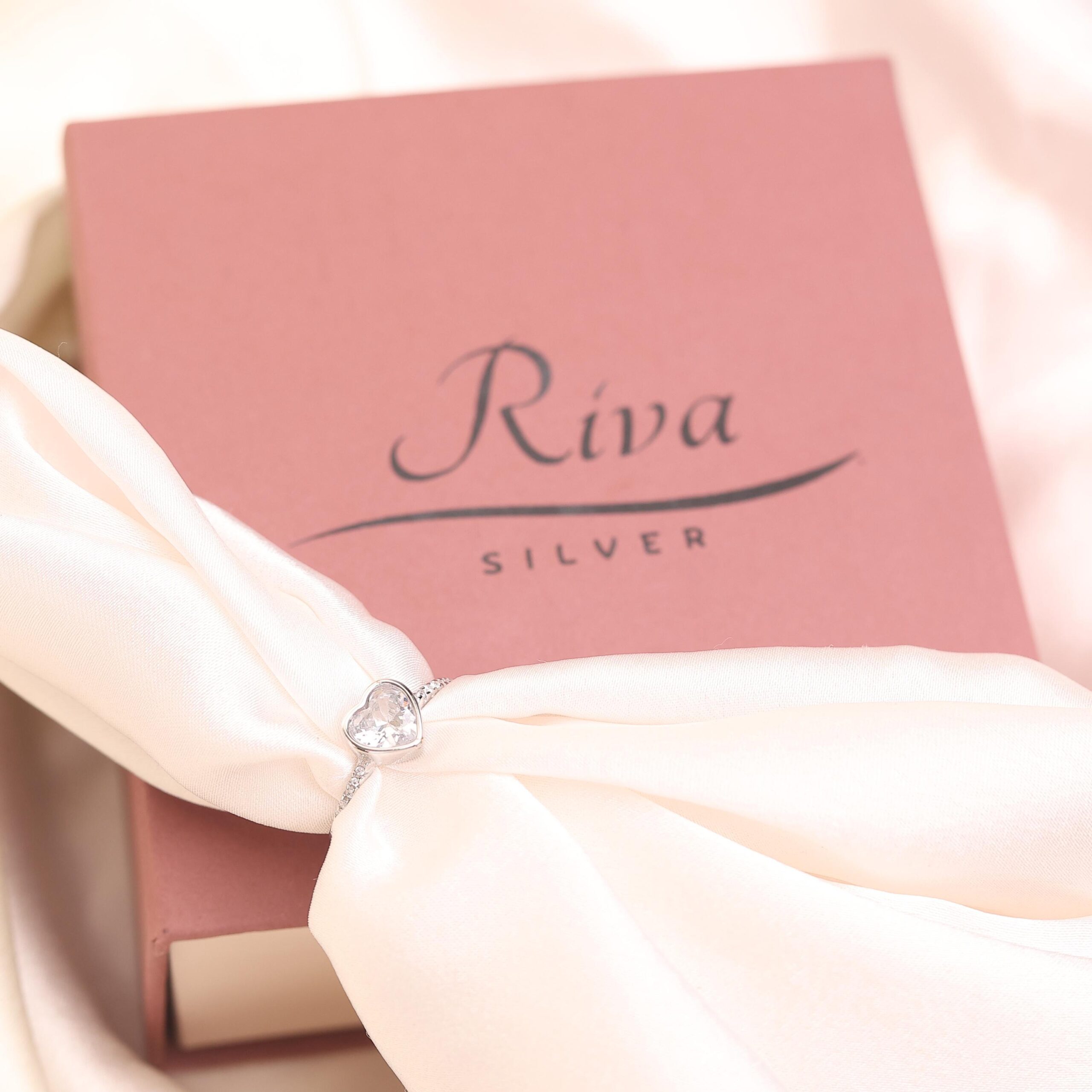 Women’s Silver Heart Ring - Image 4