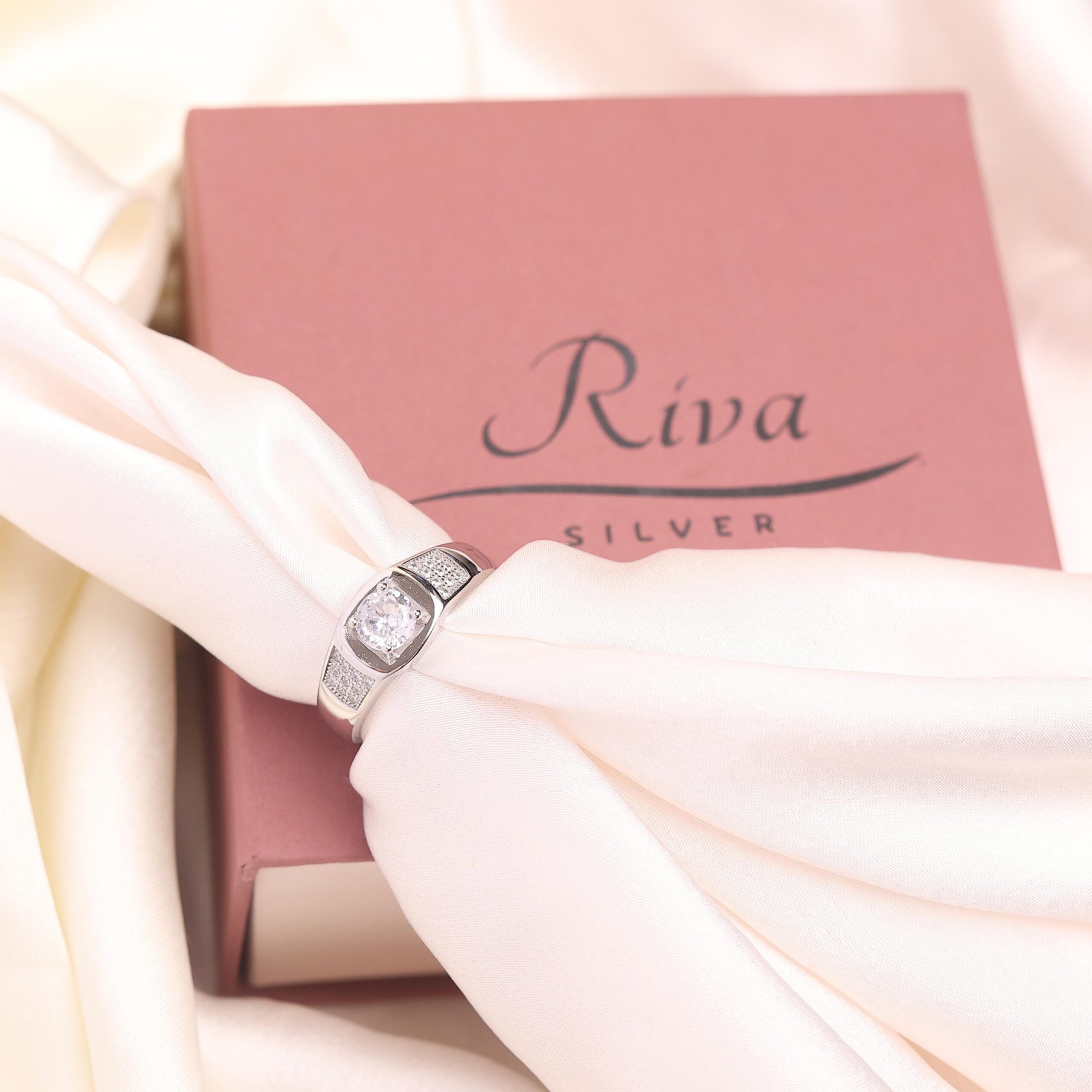 Luxury Sterling Ring - Image 4